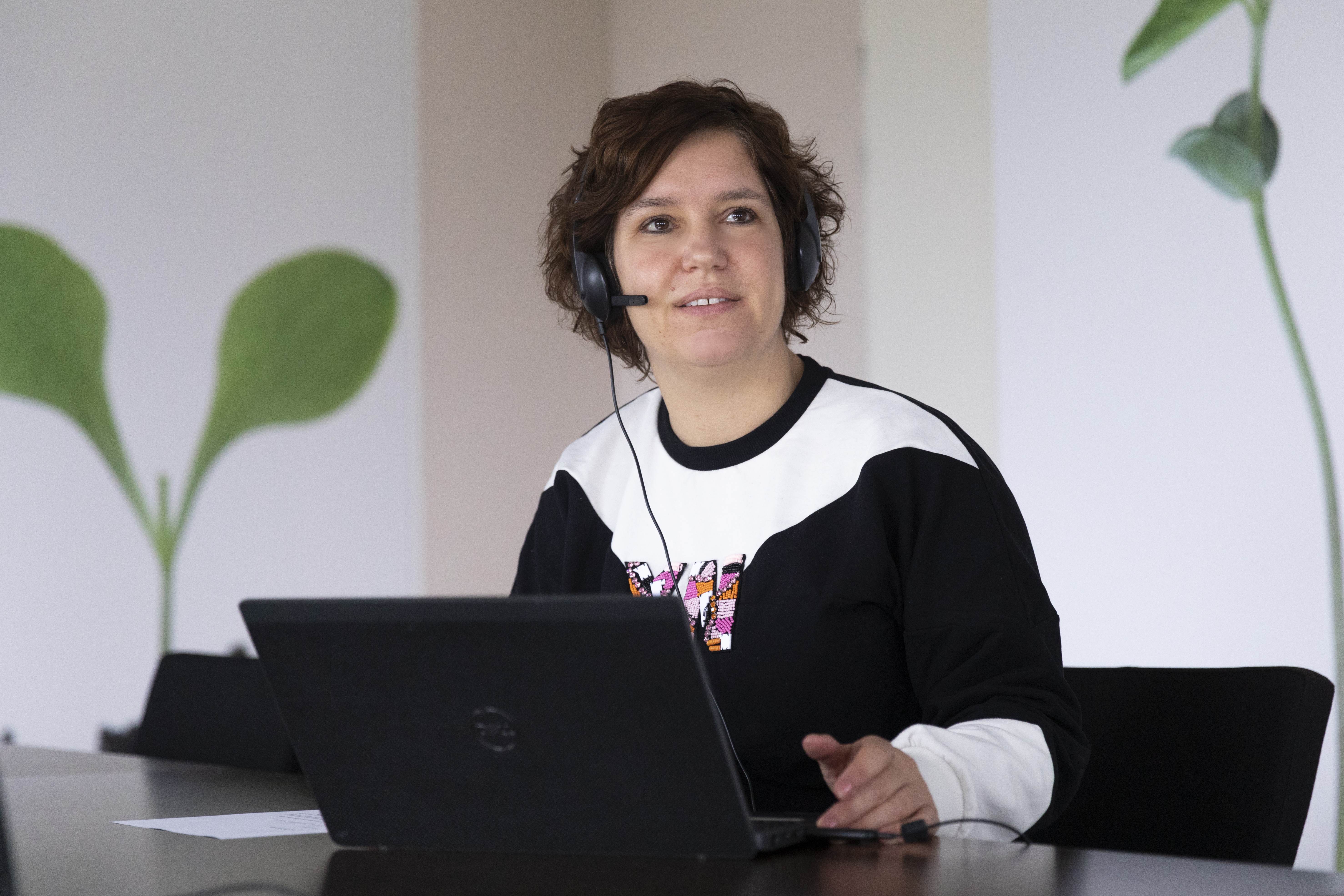 Incotec customer services employee